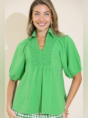 Umgee Woman’s Carla Collared Green Smocked V-Neck Bubble Sleeve Blouse Medium